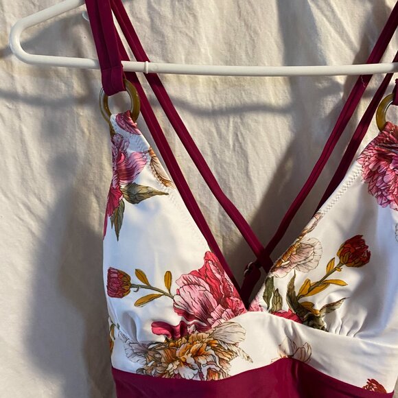 One Piece Swimsuit - Picture 4 of 7